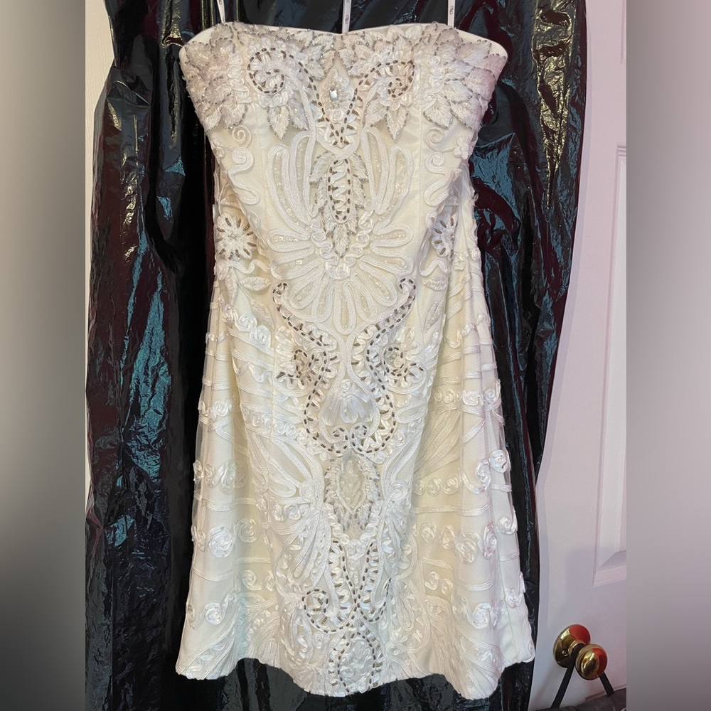 Sue Wong white intricate laced and beaded strapless mini dress